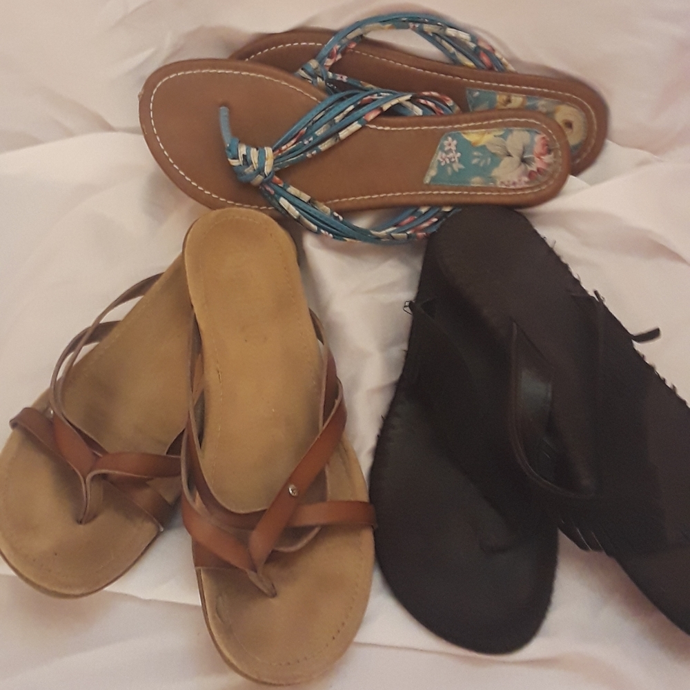 3 pairs of flip flops Ralph Lauren,  Mudd, 9M